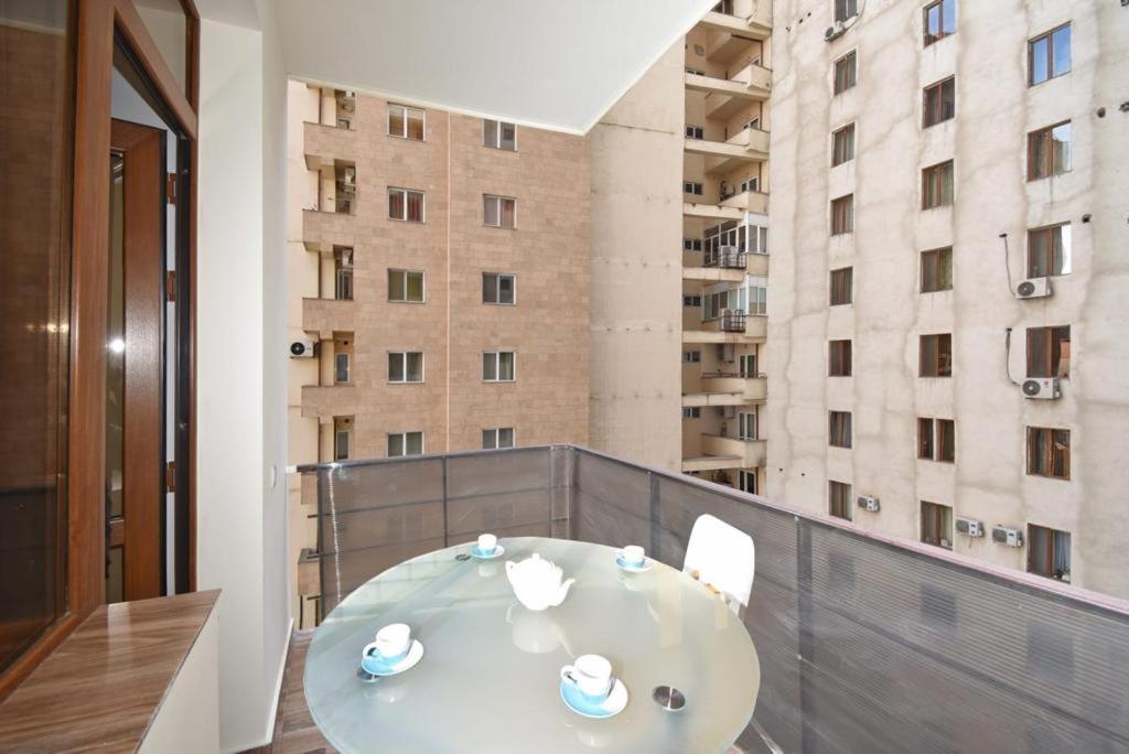 예레반 74/3New Building In The Center Of The Capital 아파트 외부 사진