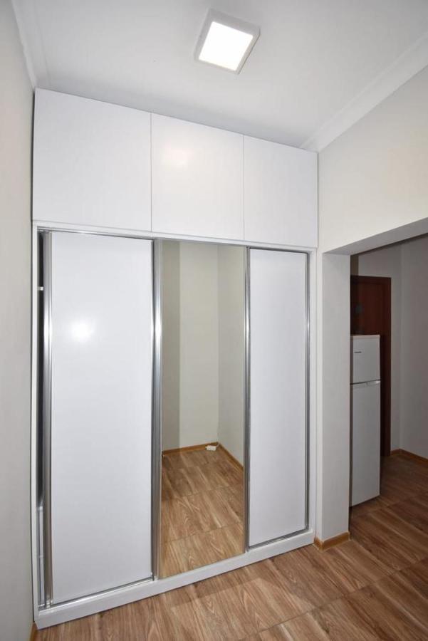 예레반 74/3New Building In The Center Of The Capital 아파트 외부 사진